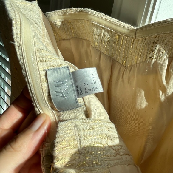 H&M structured strapless dress with gold detail - Picture 9 of 9